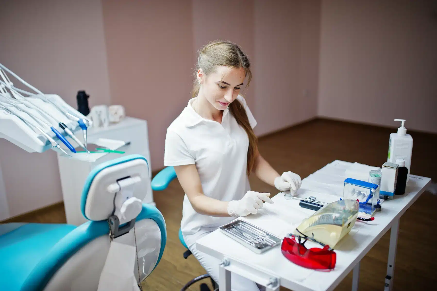 Куда обратиться с острой зубной болью